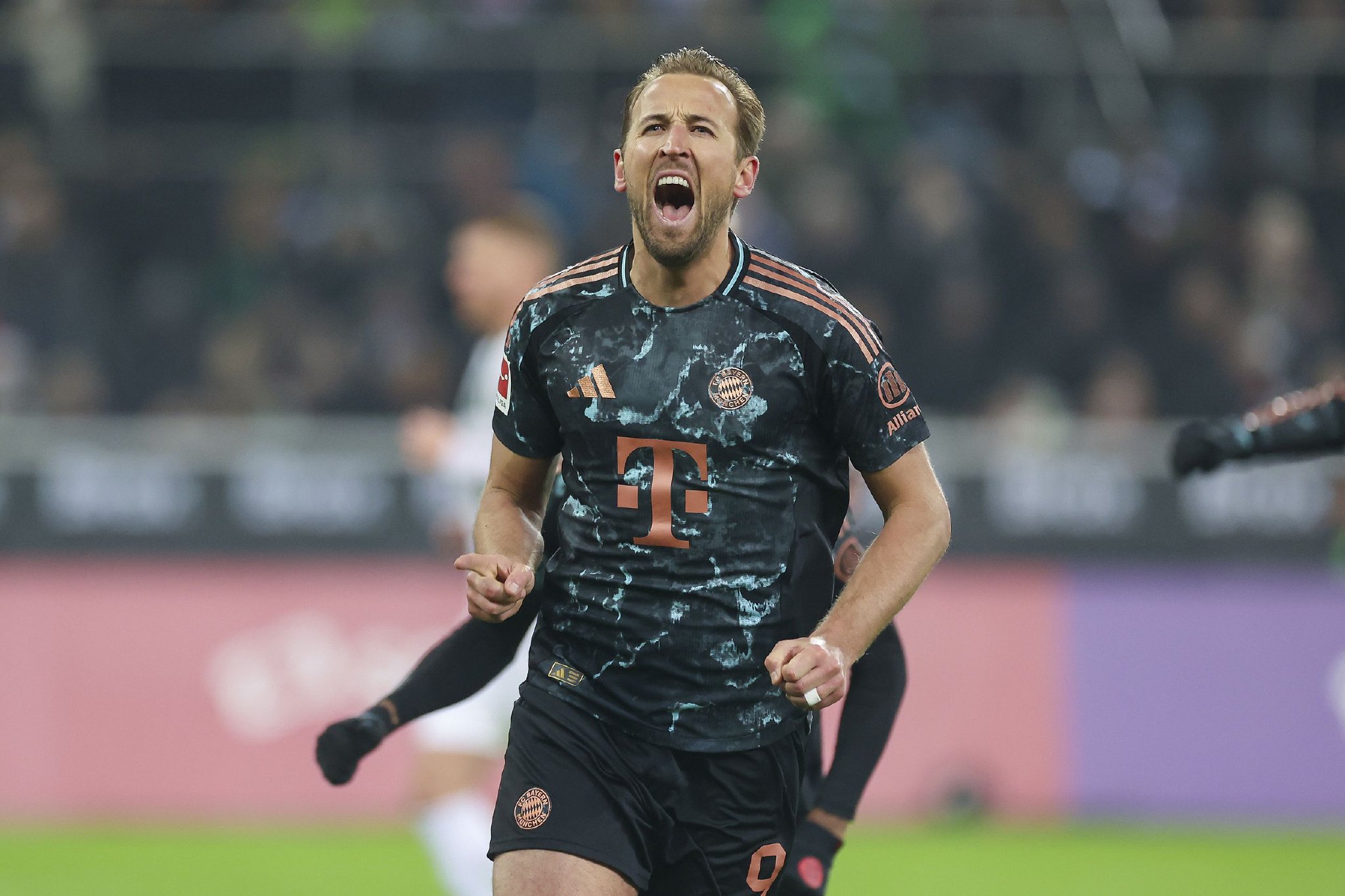 KAIYUN SPORTS-包含CBA常规赛今晨走向成谜，拜仁慕尼黑单刀错失，媒体盛赞，赛程密集仍需轮换的词条