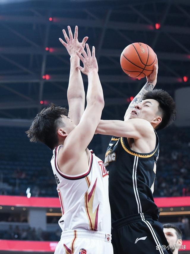 开云中国官网-关于集结日CBA常规赛焦点战,拜仁慕尼黑更衣室发声,话题不断,更衣室氛围转暖的信息